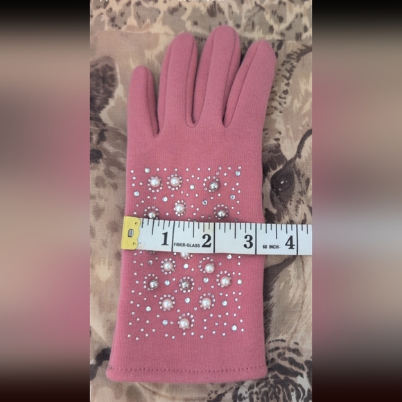 Pretty In Pink Touchscreen Fleece Lined Pearl Gloves - Picture 8 of 8